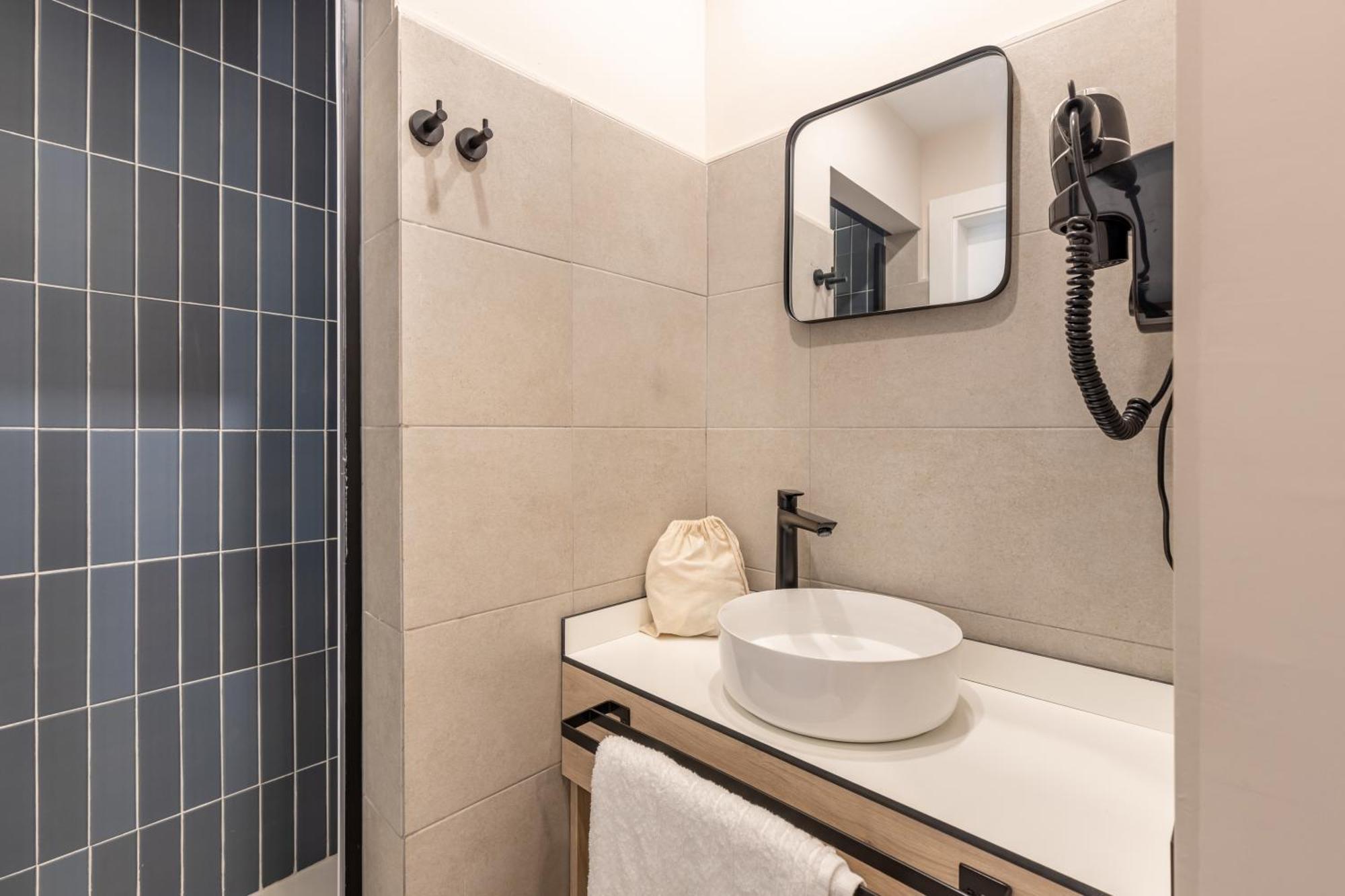 Albergue Líbere Córdoba Patio Santa Marta Habitación foto Bathroom